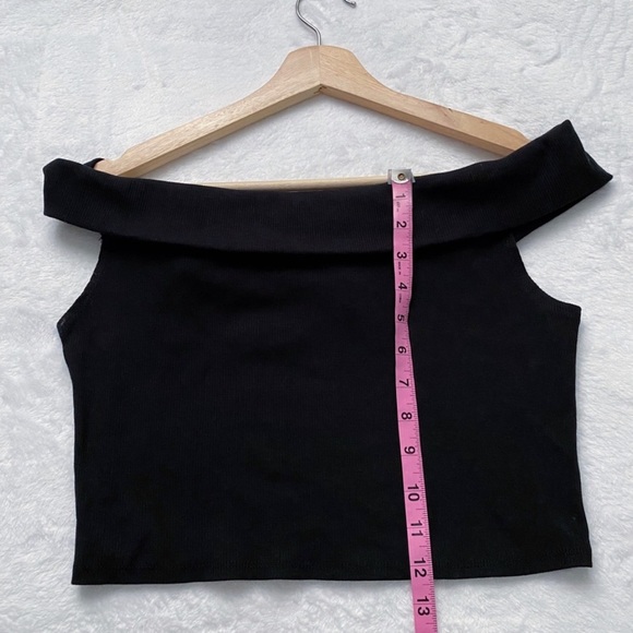 Urban Outfitters NWOT Black Bardot Crop Top - Picture 4 of 11